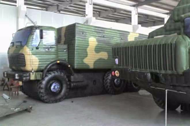 德格大型军事车